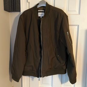 Medium weight olive bomber jacket with quilted liner